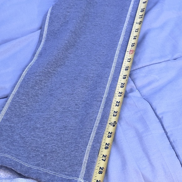 American Eagle sweatpants side pockets and a single back pocket.size large - Picture 3 of 11